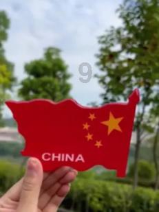 战斗机飞行员在飞行中想大小便怎么办？